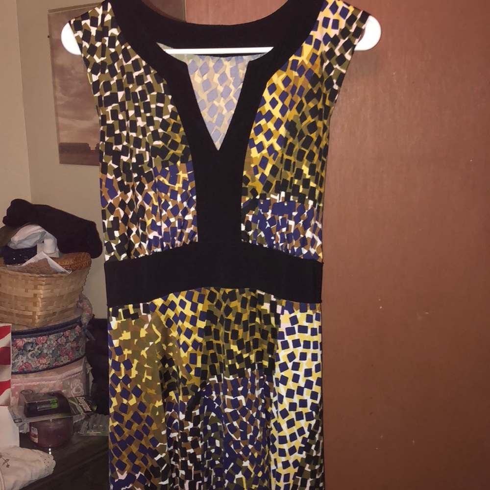 No tag on dress.  Split front neckline Sz LG